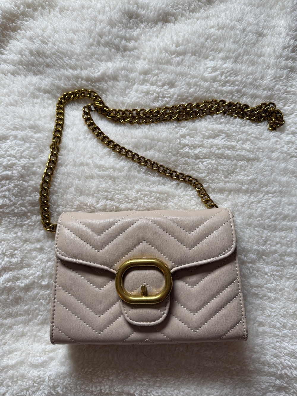 Quilted Chain Shoulder Bag in Light Beige with Gold Hardware